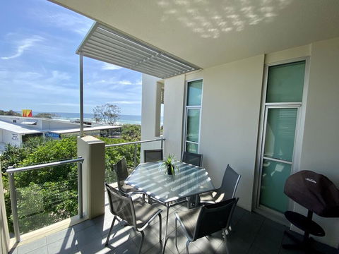 Absolute Beachfront - Cabarita Beach - Ocean Views - 3 Bed Apartment - Tourism Hervey Bay 1
