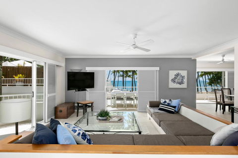 Absolute Beachfront Apt. With Private Pool In Alamanda Beachfront Resort (48) - Hervey Bay Accommodation 2