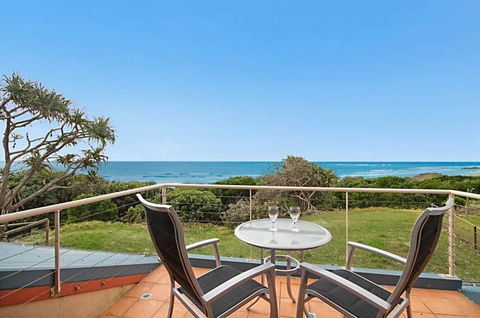 Absolute Beachfront At Hastings - Tourism Hervey Bay 0