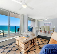 Absolute Beachfront in the heart of Surfers Paradi - Hervey Bay Accommodation