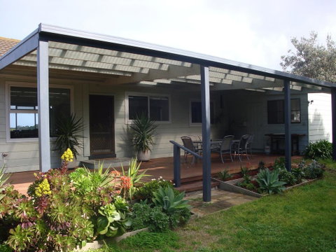 Absolute Waterfront - Hervey Bay Accommodation 0
