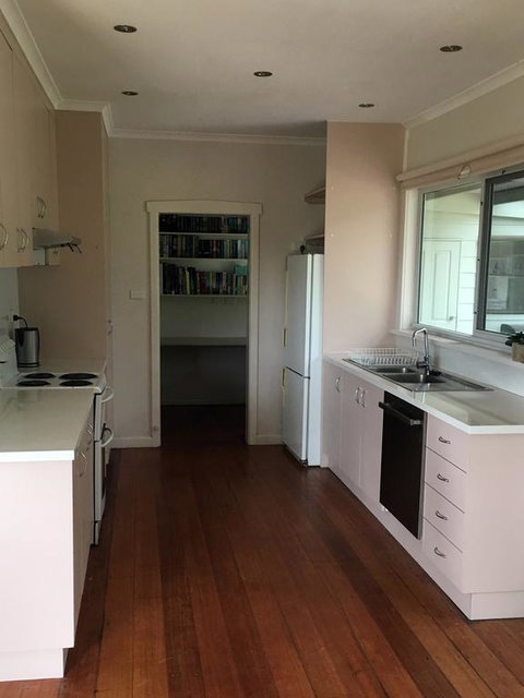 Absolute Waterfront - Hervey Bay Accommodation 3