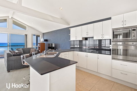 Absolute Waterfront @ Anna Bay - Hervey Bay Accommodation 1