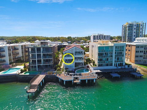 Absolute Waterfront On The Pumicestone Passage - Tourism Hervey Bay 0