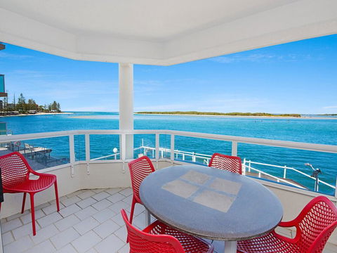Absolute Waterfront On The Pumicestone Passage - Tourism Hervey Bay 2