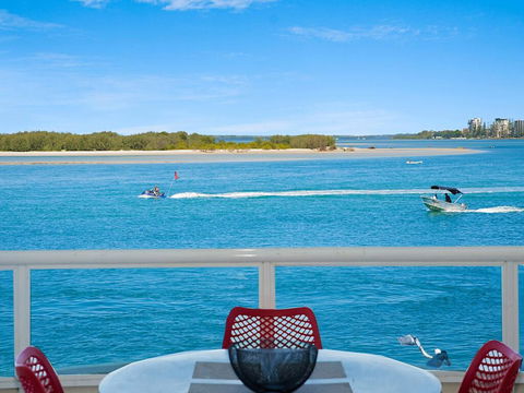 Absolute Waterfront On The Pumicestone Passage - Tourism Hervey Bay 1