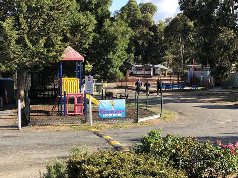 Acacia Caravan Park & Holiday Units - Tourism Hervey Bay 1