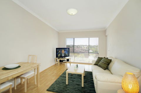 Acacia Holiday & Business Stay - Hervey Bay Accommodation 0