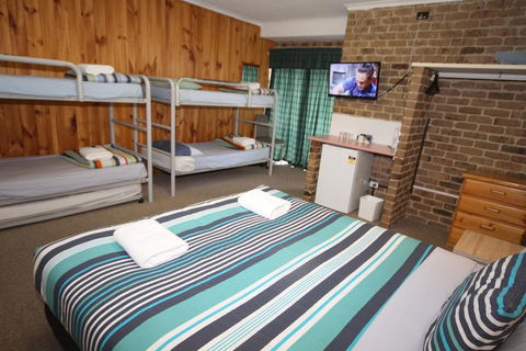Acacia Snowy Motel - Tourism Hervey Bay 3