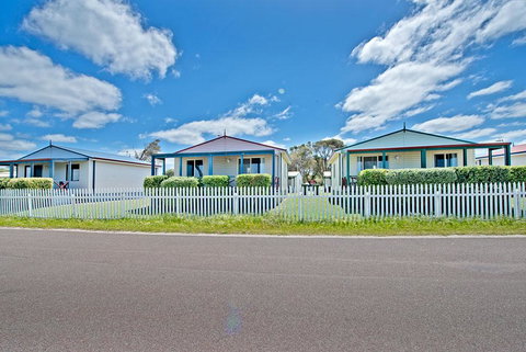Acclaim Rose Gardens Beachside Holiday Park - Hervey Bay Accommodation 1