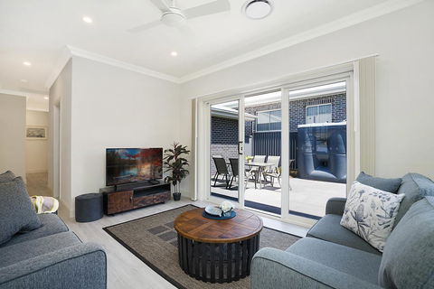 Accommodation Hunter - Adams Street Maitland - Tourism Hervey Bay 1