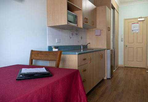 Accommodation On Denham - Tourism Hervey Bay 2