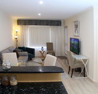 ADELAIDE CBD APARTMENT - 3BR 2BATH  CARPARK - Hervey Bay Accommodation