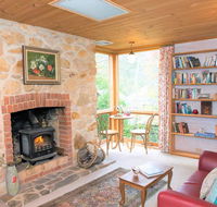 Adelaide Hills 'Camellia Cottage' - WiFi - Tourism Hervey Bay