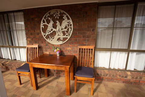 Donald Motor Lodge - Hervey Bay Accommodation 1