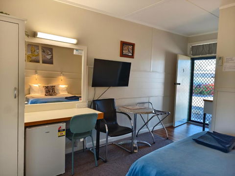 Donald Riverside Motel - Hervey Bay Accommodation 3