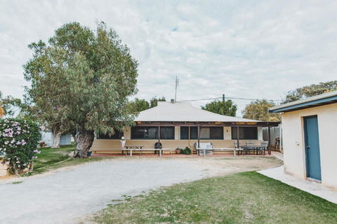 Dongara Hotel Motel - Tourism Hervey Bay 1