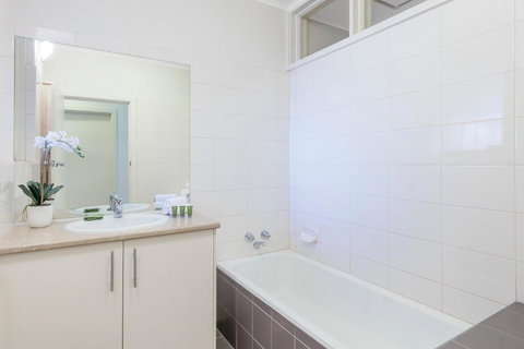 Dorset Gardens Hotel - Tourism Hervey Bay 1