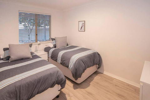 Eagle Bay Summerhaus - Tourism Hervey Bay 4