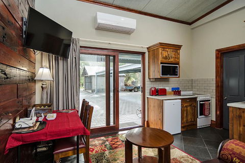 Eagle Foundry Bed & Breakfast - Tourism Hervey Bay 3