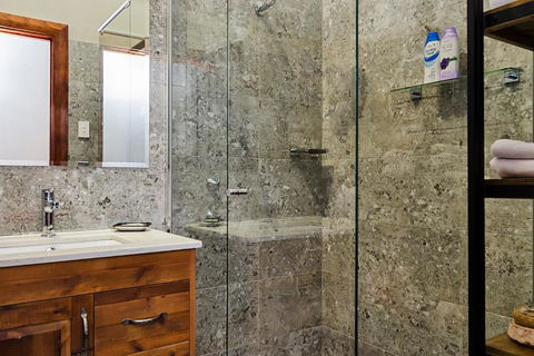 Eagle Foundry Bed & Breakfast - Tourism Hervey Bay 2