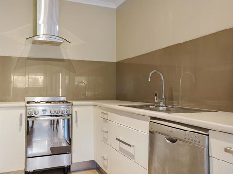 Eagle Heights Holiday Units - Hervey Bay Accommodation 3