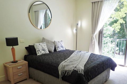 East Melbourne Studio - MCG, CBD, Shops, Transport - Tourism Hervey Bay 0