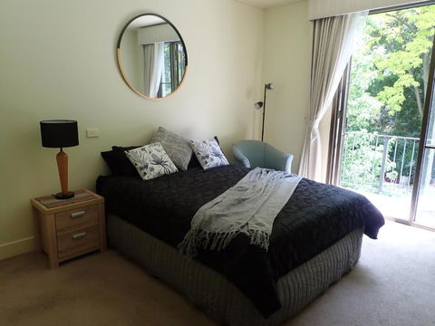 East Melbourne Studio - MCG, CBD, Shops, Transport - Tourism Hervey Bay 1