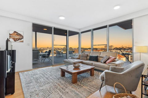 EAST34/60 - Urban Sanctuary - Hervey Bay Accommodation 0