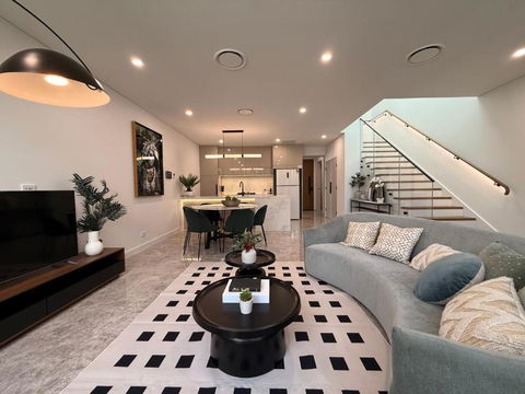 Eastgardens 4Bed 3Bath Brand New Townhouse 2 Car - Hervey Bay Accommodation 4