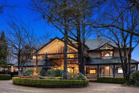 Echoes Boutique Hotel & Restaurant Blue Mountains - Hervey Bay Accommodation 0