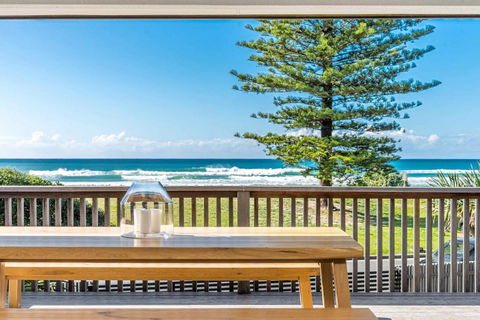 Eclipse - Across From The Beach - Hervey Bay Accommodation 0