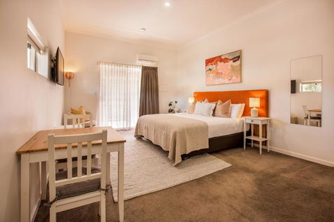 EM Apartments - Hervey Bay Accommodation 3
