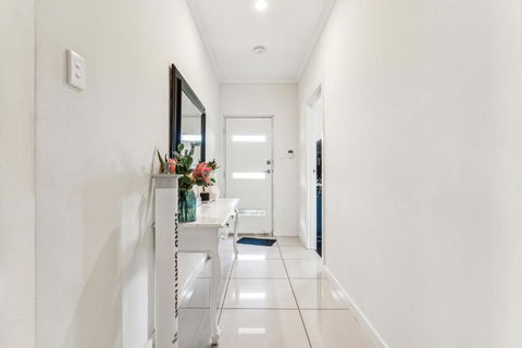 Enfield Executive - Tourism Hervey Bay 1