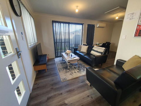 Entire 2br, Hideaway - Tourism Hervey Bay 4