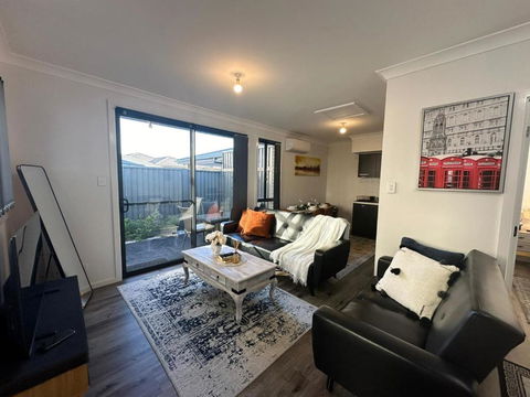 Entire 2br, Hideaway - Tourism Hervey Bay 3