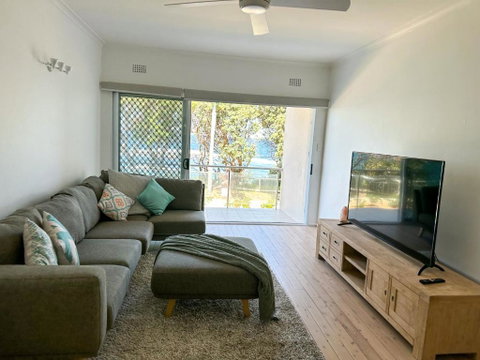 Esplanade Bliss - Hervey Bay Accommodation 0