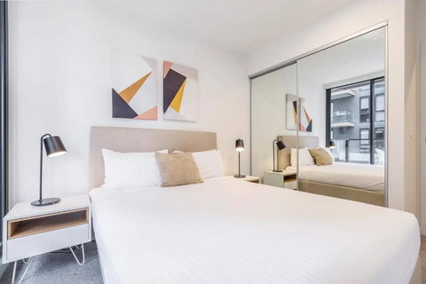 Executive Comfort Living Near La Trobe & RMIT Uni - Hervey Bay Accommodation 4