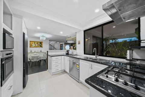 Equitice Winter Moonlight Villa - Tourism Hervey Bay 2