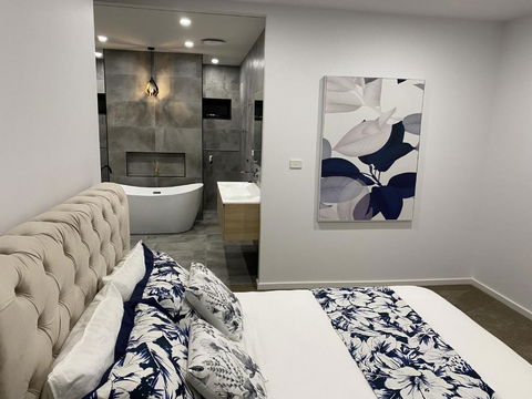 Fairy Meadow Beach House - Hervey Bay Accommodation 2