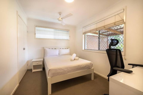 Family-Friendly Retreat With Pool & Spacious Living - Tourism Hervey Bay 4