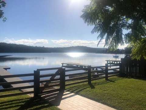 Fantastic Log Cabin On Burrill Lake With Own Jetty - Pet Friendly - Tourism Hervey Bay 1
