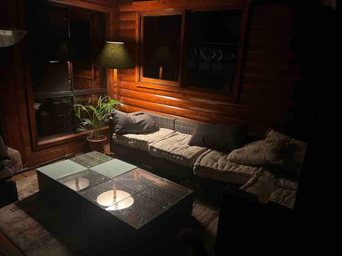 Fantastic Log Cabin On Burrill Lake With Own Jetty - Pet Friendly - Tourism Hervey Bay 3