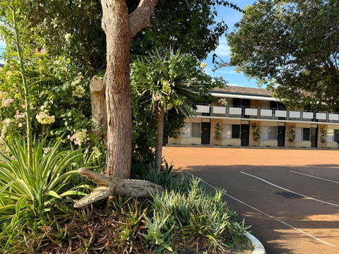 Flag Motor Lodge - Tourism Hervey Bay 2