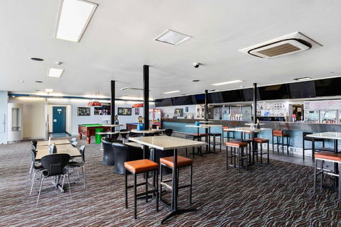 Foreshore Hotel - Hervey Bay Accommodation 3