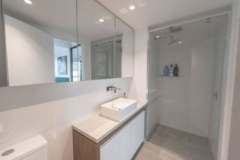 FV Peppers 2BR 2BA W Parking, Shared Spa, Gym, Pool - Tourism Hervey Bay 3