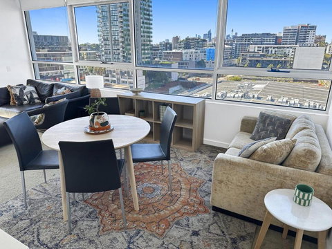 G901S - Bright Zetland Escape With City Views - Hervey Bay Accommodation 0