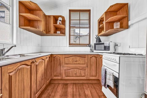 Gabba Central 2 Separate Homes 1 Block 6 Bdrms - Hervey Bay Accommodation 1