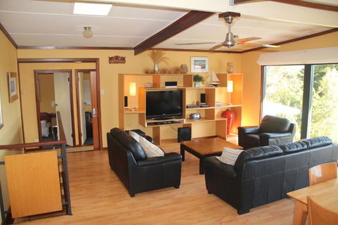 Gabbadah Beach House - Hervey Bay Accommodation 2