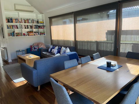 GALWAY COTTAGE - Hervey Bay Accommodation 3